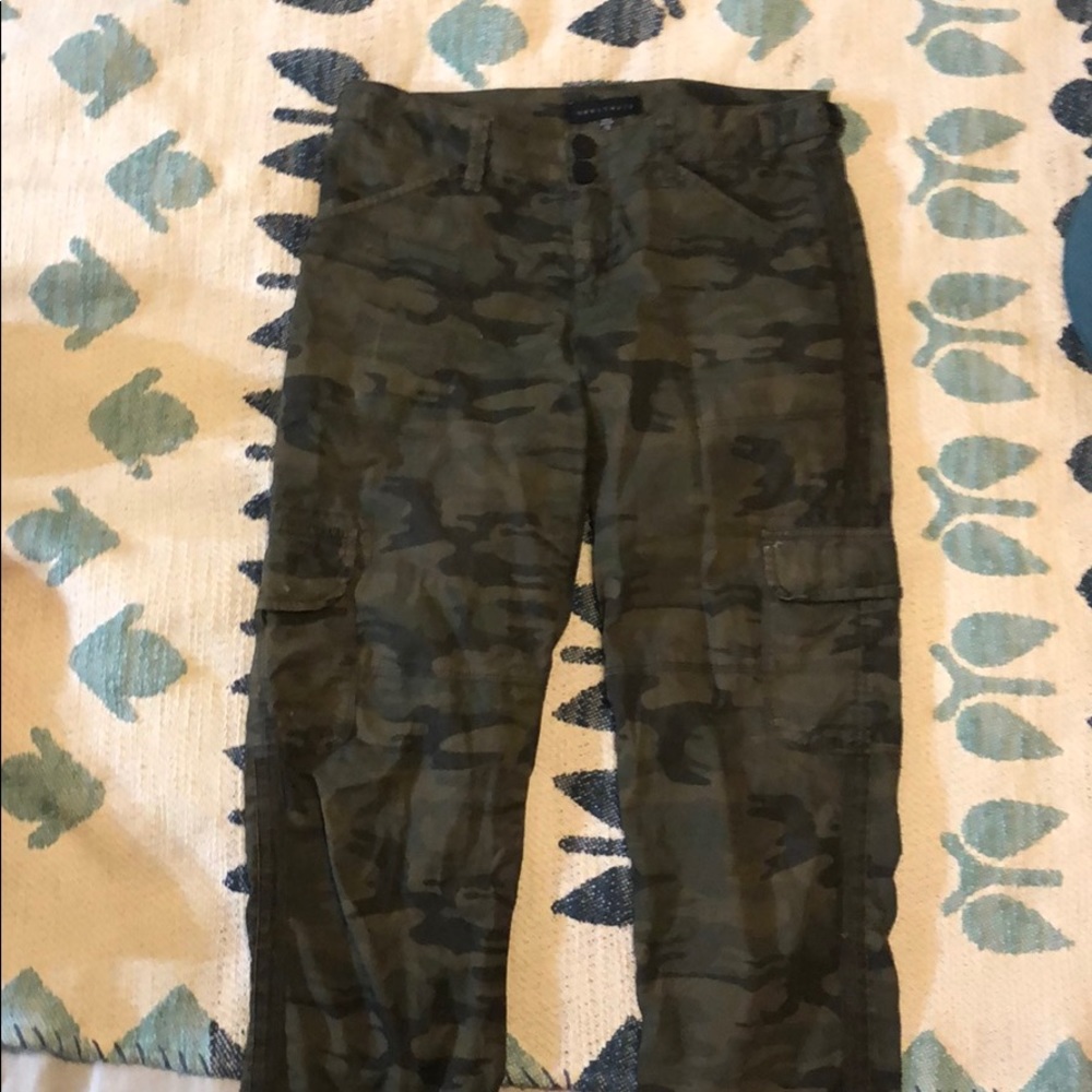 Sanctuary camo cargo pants size 25